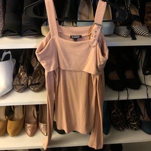 Express S peach colored top.